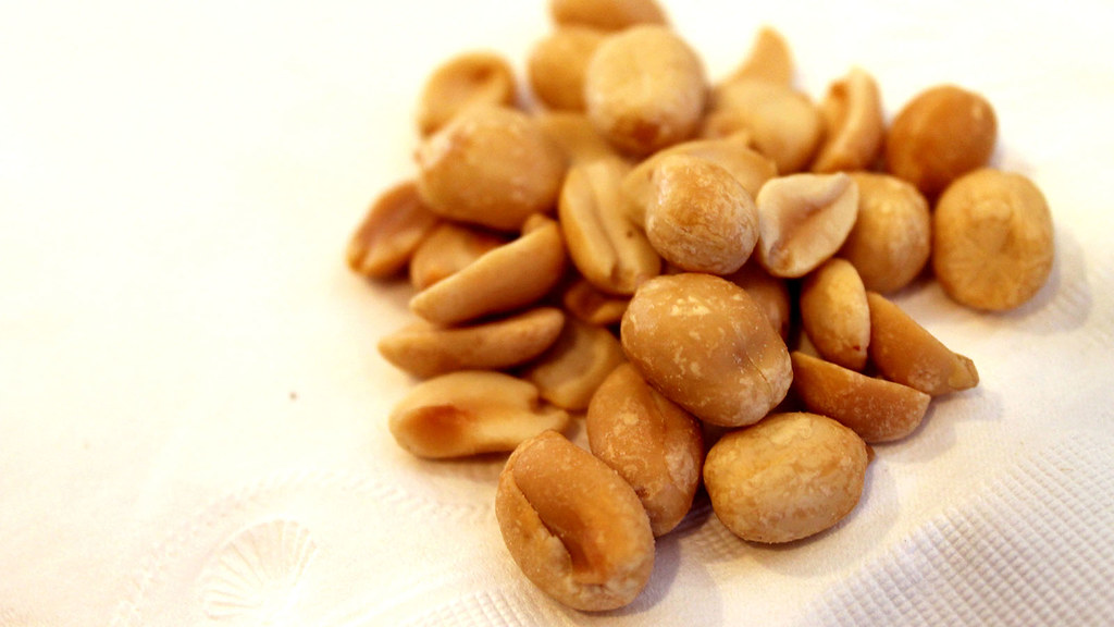 A handful of peanuts, an example of a food containing dietary fats